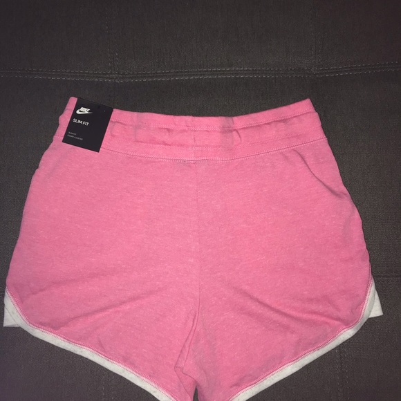 •Women’s Nike Shorts• - Picture 2 of 3